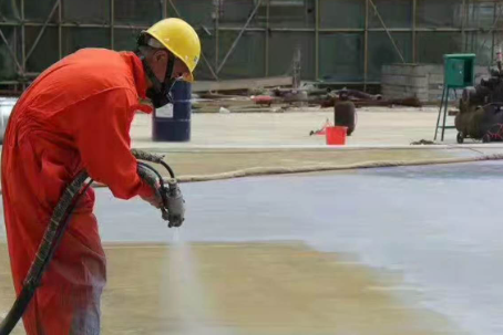 西青彩色路面喷涂是一种为路面